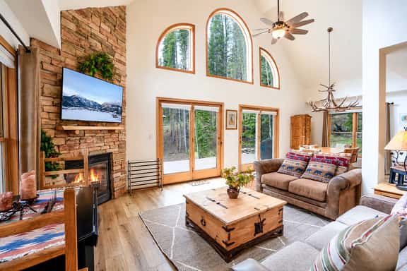 Timberline Ridge Retreat: Private Wooded Retreat, Minutes from Town - Image 1