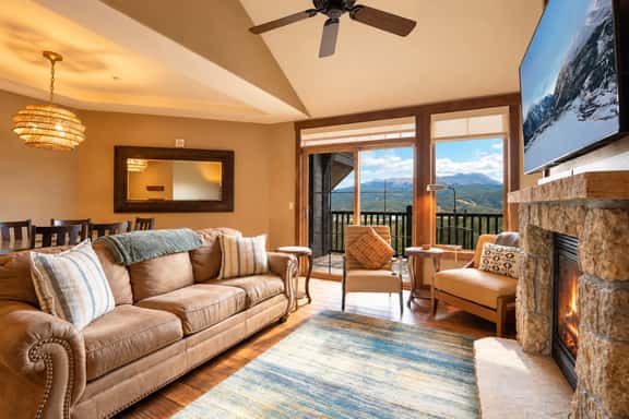 Crystal Peak Highpoint Condo: Ski In/Out, Mountain Views - Image 1