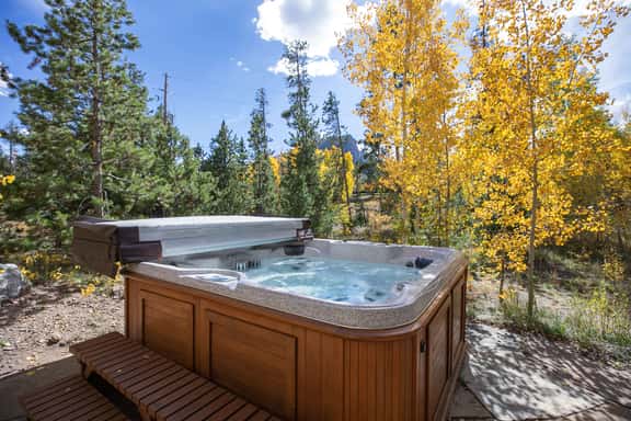 Silverbell Chalet: Private Hot Tub, Mountain Views - Image 1