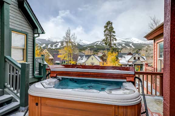 Wendall Square Downtown Townhome: Views w/ Hot Tub - Image 1