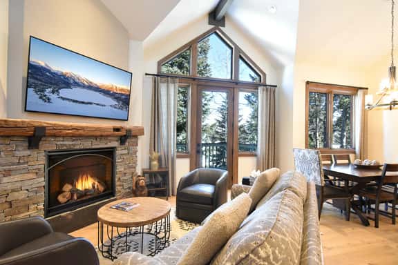 Highlander Townhome: Walk to Lifts, Walk to Town, Close to Everything! - Image 1