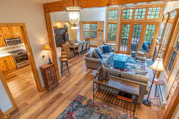 White Wolf Mountain Air Townhome: Elegant Retreat - Image 1