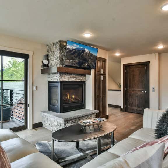 Frisco Gold Townhome: Downtown Luxury, Great Views - Image 1