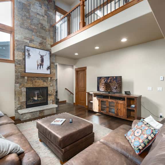 Ridgeview Court Townhome: Incredible Rooftop Deck - Image 1