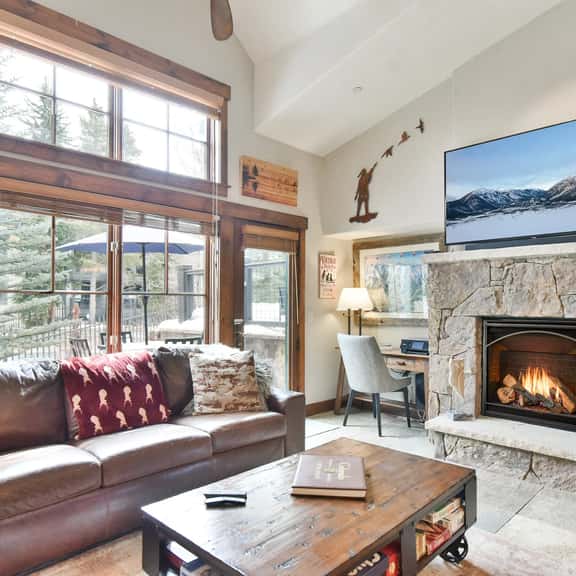 Mountain Thunder Snow Day Townhome: Ski In, Walk To Gondola – High-End Resort - Image 1