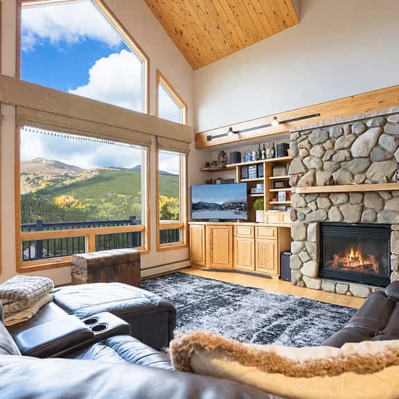 Quandary Views of Breckenridge: Scenic Views & Mountain Comfort - Image 1