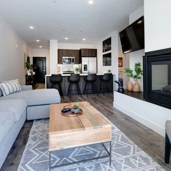River West Red Peak Condo: Upscale Finishes, Hot Tub - Image 1