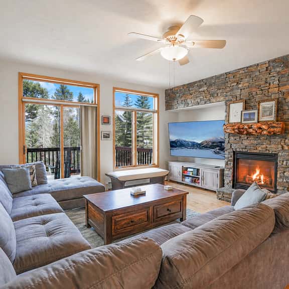 Prospect Point Getaway: Mountain Views w/ Private Hot Tub - Image 1