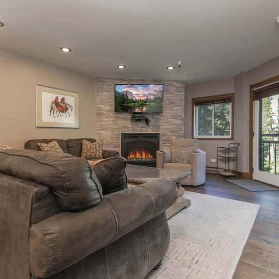 Village Chateaux Northstar Condo: Downtown, Ski In/Out - Image 1