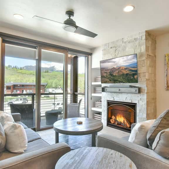 Blue River Flats Lookout: High-End Finishes w/ Mountain Views - Image 1