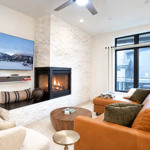 River West Rivers And Roads Condo: Mountain Views, Shared Hot Tubs - Image 1