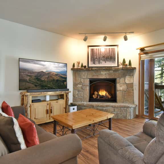 Los Pinos Après Getaway: Walk to Lifts & Town! - Image 1
