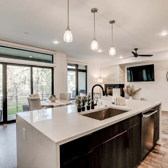 River West Ptarmigan Peak Condo: Upscale Riverfront Retreat - Image 1