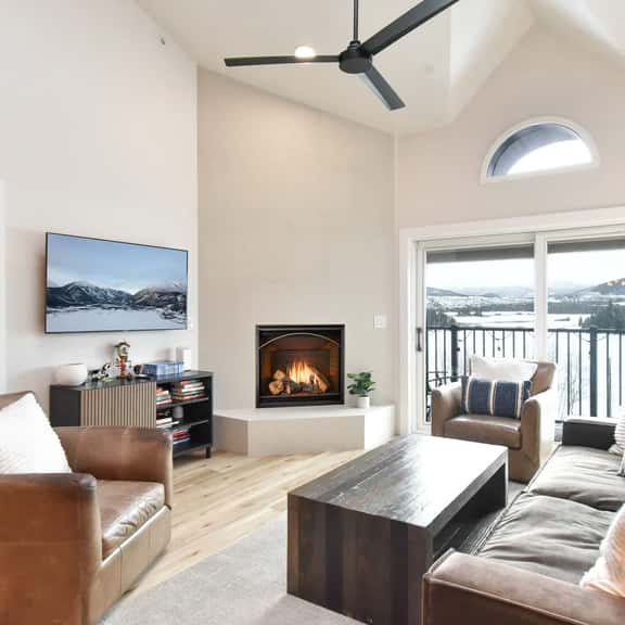 Lake Forest Alpine View: Lake & Mountain Views - Image 1