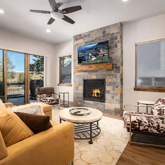 Deming Crossing Duplex: Downtown Frisco Chic - Image 1