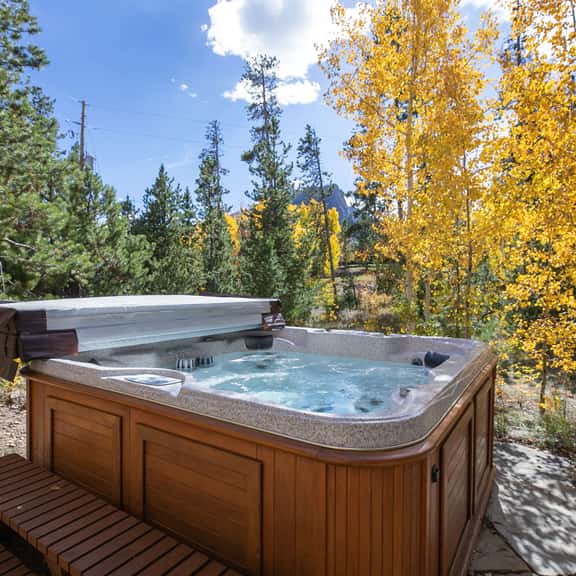 Silverbell Chalet: Private Hot Tub, Mountain Views - Image 1
