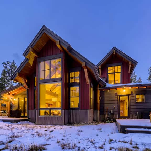 Wilderness Woods Retreat: Private Hot Tub, Close to Town! - Image 1
