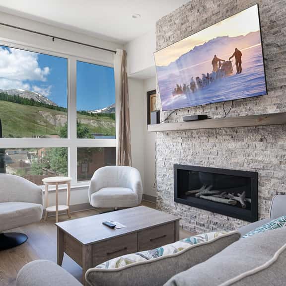 Fourth Street Crossing Traverse Townhome: Stylish Retreat - Image 1