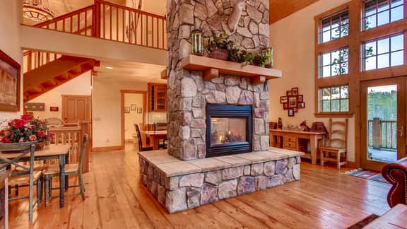 Mountain Lodge at Snowshoe: Beautiful Location, Views - Image 4