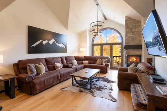 Elk Ridge Trail Townhome: Hot Tub, Spacious, Cool Location - Image 3