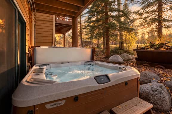 Elk Ridge Trail Townhome: Hot Tub, Spacious, Cool Location - Image 2