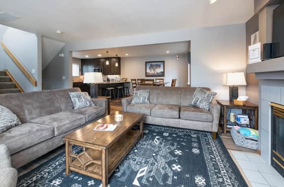 Blue Granite Off Main Townhome: Updated, Great Location - Image 3
