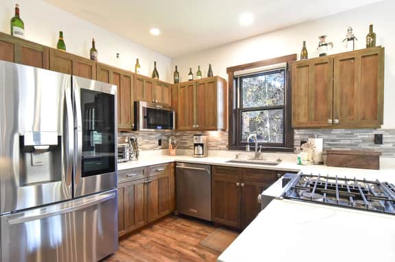 Red Hawk Townhome - Walk to Lifts, Pool/Hot Tub Access - Image 4