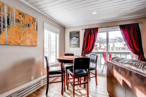 Panorama Alpine Condo: Hip Downtown Location - Image 5