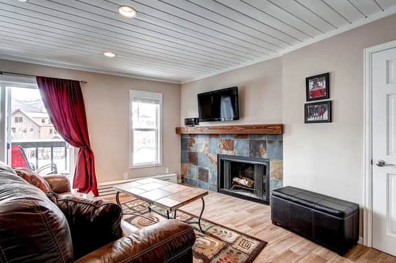 Panorama Alpine Condo: Hip Downtown Location - Image 4