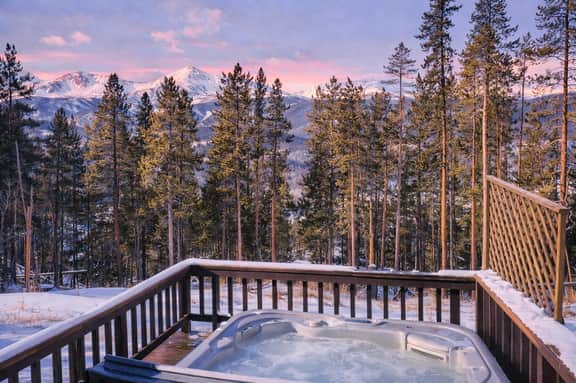 Ullr Haus: Luxurious Mountain Home w/ Hot Tub & Views - Image 5