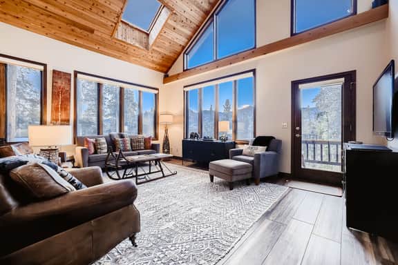 Ullr Haus: Luxurious Mountain Home w/ Hot Tub & Views - Image 4