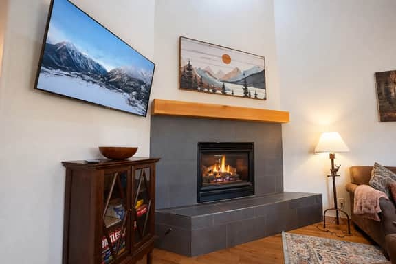 Twin Elk Lodge Pine & Peak Townhome: Walk To Main Street & Gondola, Ski-In - Image 4