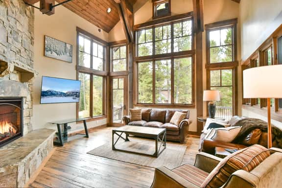 Alpine Mountain Lodge - Luxury Home w/ Hot Tub - Image 2