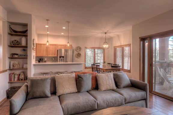 Los Pinos Pine Bough Condo: Walk to the Lifts, Close to Town - Image 3