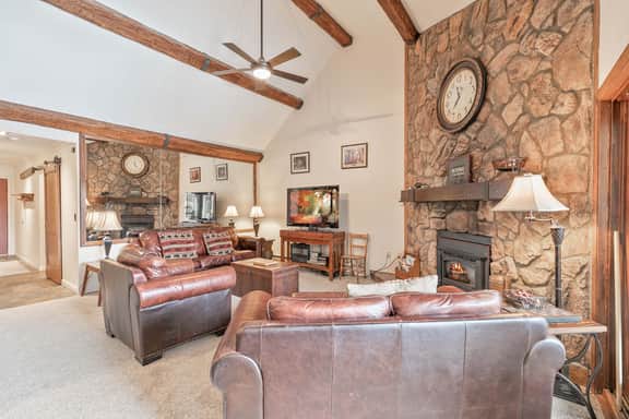 Park Place Crestone Peak Condo: Great Ski-In Location - Image 3