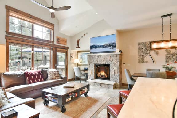 Mountain Thunder Snow Day Townhome: Ski In, Walk To Gondola – High-End Resort - Image 2