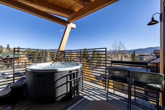 Frisco Flats Condo - Mountain Views, Private Hot Tub, Downtown! - Image 2