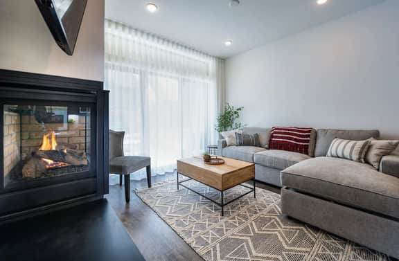 River West Red Peak Condo: Upscale Finishes, Hot Tub - Image 2