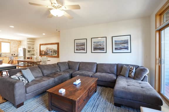 Prospect Point Getaway: Mountain Views w/ Private Hot Tub - Image 4