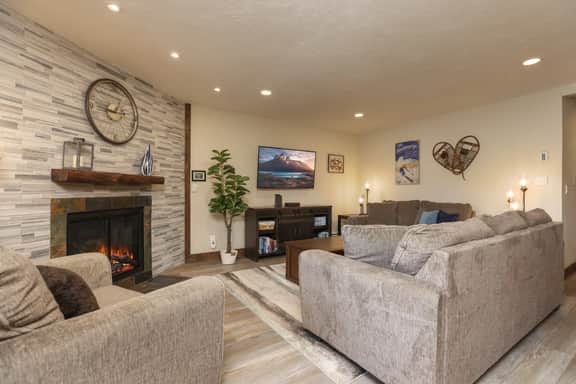 Park Place Pikes Peak Condo: Ski In, Walk To Main St - Image 4