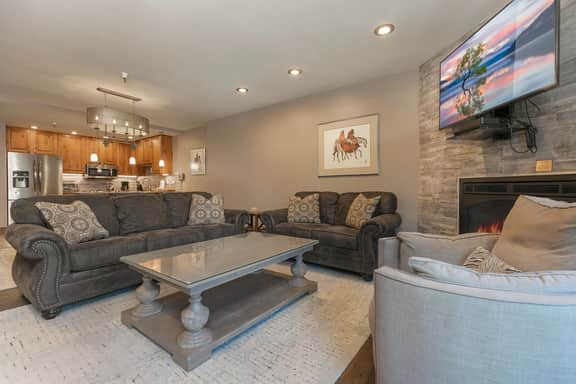 Village Chateaux Northstar Condo: Downtown, Ski In/Out - Image 4