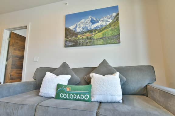 Blue River Flats Lookout: High-End Finishes w/ Mountain Views - Image 5