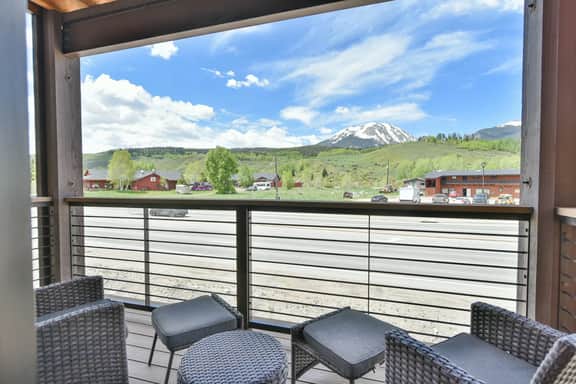Blue River Flats Lookout: High-End Finishes w/ Mountain Views - Image 3