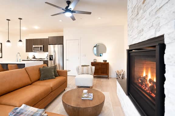 River West Rivers And Roads Condo: Mountain Views, Shared Hot Tubs - Image 3