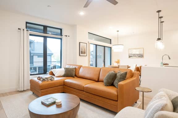 River West Rivers And Roads Condo: Mountain Views, Shared Hot Tubs - Image 5