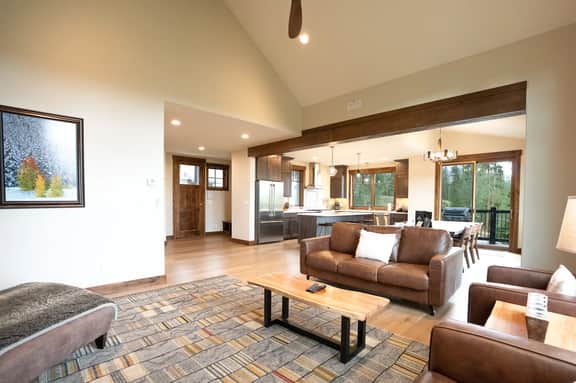 Eagle Ridge Lookout: Private Hot Tub, Mountain Views - Image 4