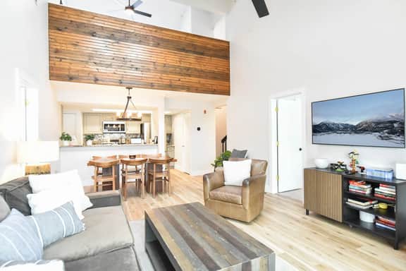 Lake Forest Alpine View: Lake & Mountain Views - Image 5