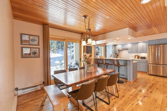 Sunrise Ridge Townhome: Hot Tub, Stunning Views - Image 5