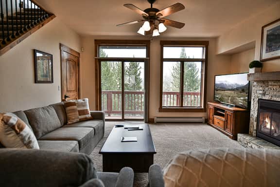 Prospect Point Retreat: Lakeside Townhome, Mountain Views - Image 2