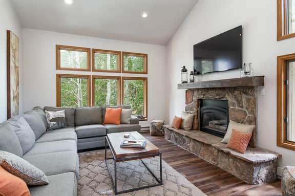 Summit Haven Home: Hot Tub, Stylish New Remodel - Image 2